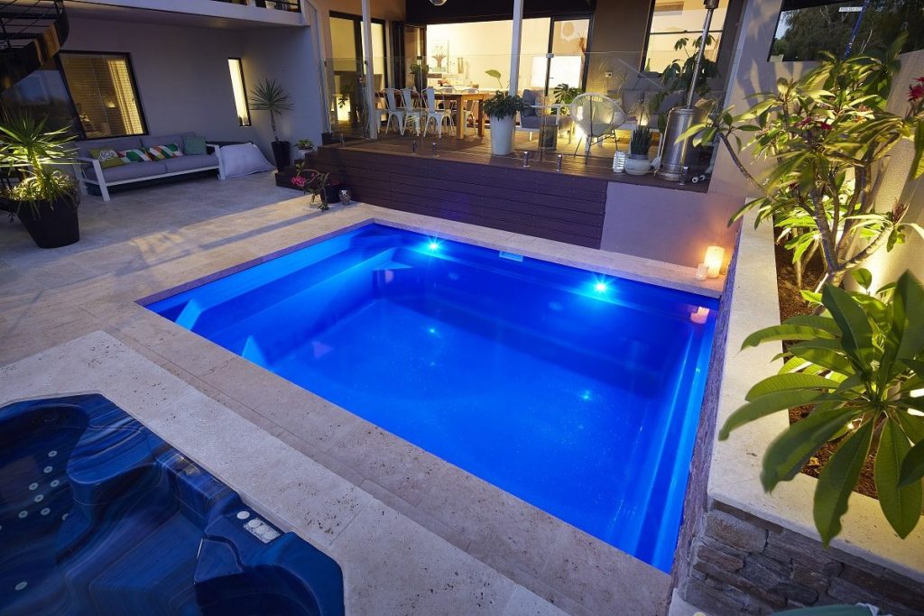 4-7m-plunge-pool-royal-blue-shimmer-east-fremantle-2-min.jpg
