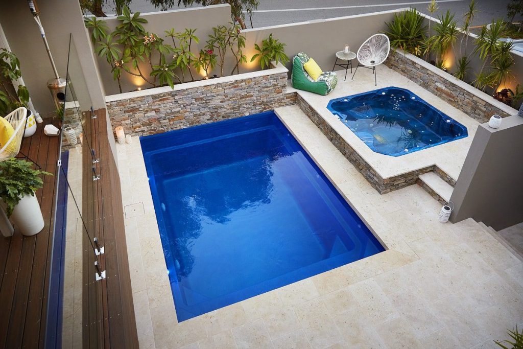 4-7m-plunge-pool-royal-blue-shimmer-east-fremantle-5-min.jpg