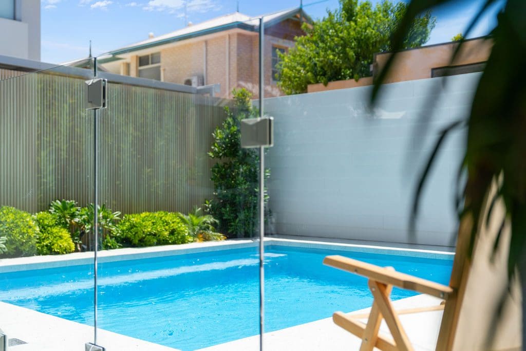 Hampton 5m x 4m Sky Blue Sparkle Sorrento - Fibreglass Pools Melbourne