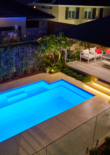 a-step-to-step-guide-to-creating-poolside-ambiance-with-outdoor-lighting-blogimage1-m