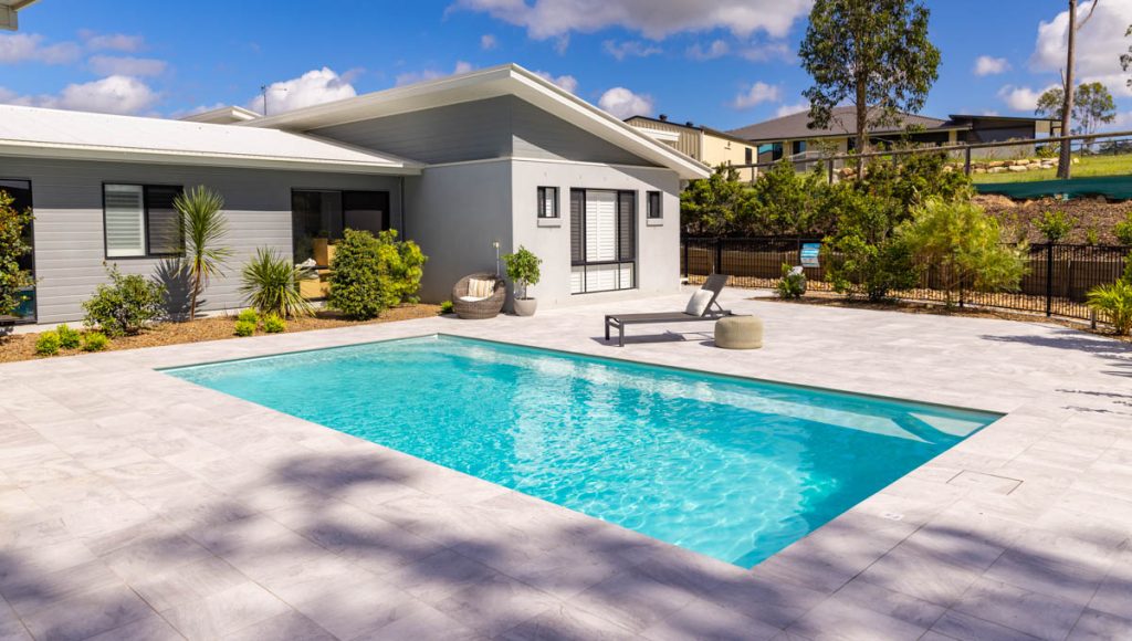 brampton-10.1m-4.4m-royal-alpine-white-shimmer-jimboomba-galleryimage-14.jpg