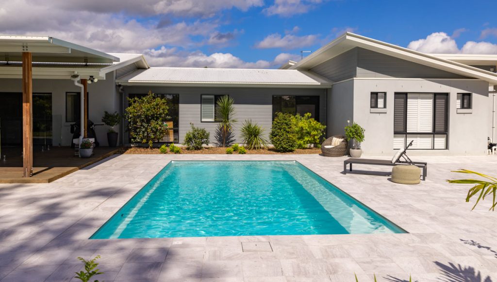 brampton-10.1m-4.4m-royal-alpine-white-shimmer-jimboomba-galleryimage-15.jpg