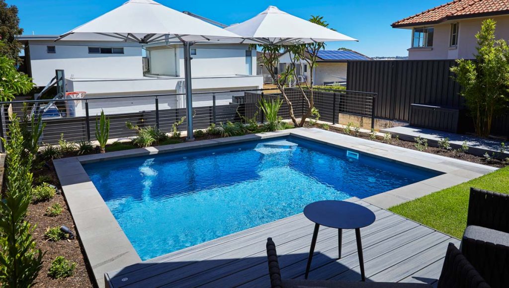brampton-5.2m-4.4m-hampton-grey-shimmer-como-galleryimage-3.jpg