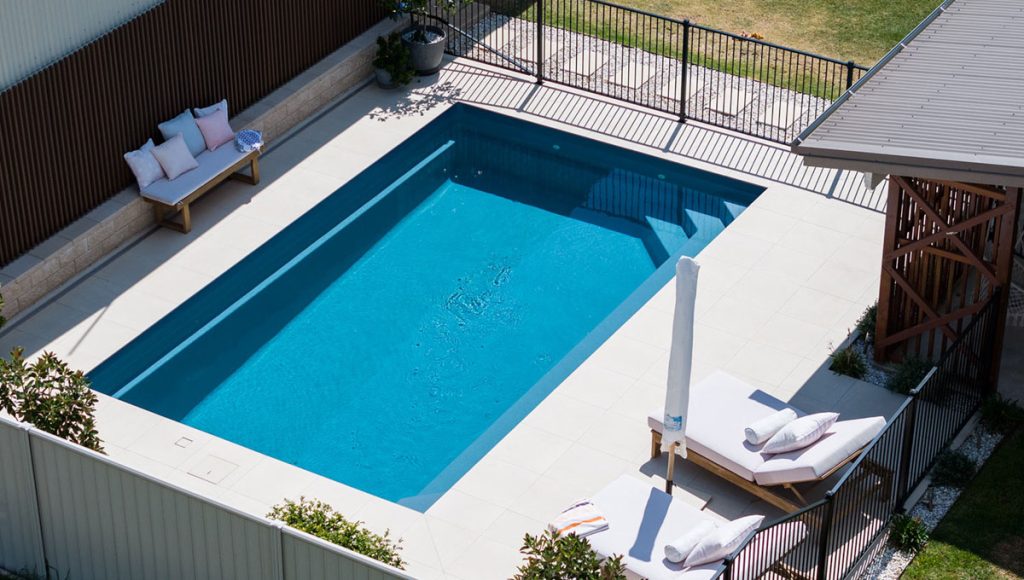 brampton-8.2m-4.4m-hampton-grey-shimmer-warwick-galleryimage-16.jpg