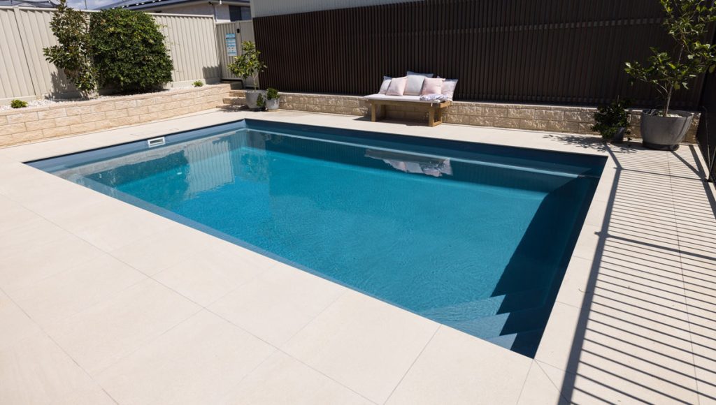 brampton-8.2m-4.4m-hampton-grey-shimmer-warwick-galleryimage-3