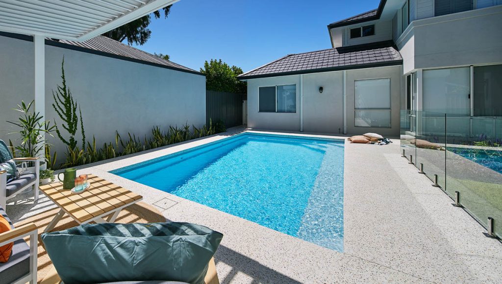 brampton-8.2m-4.4m-silver-shimmer-applecross-galleryimage-14