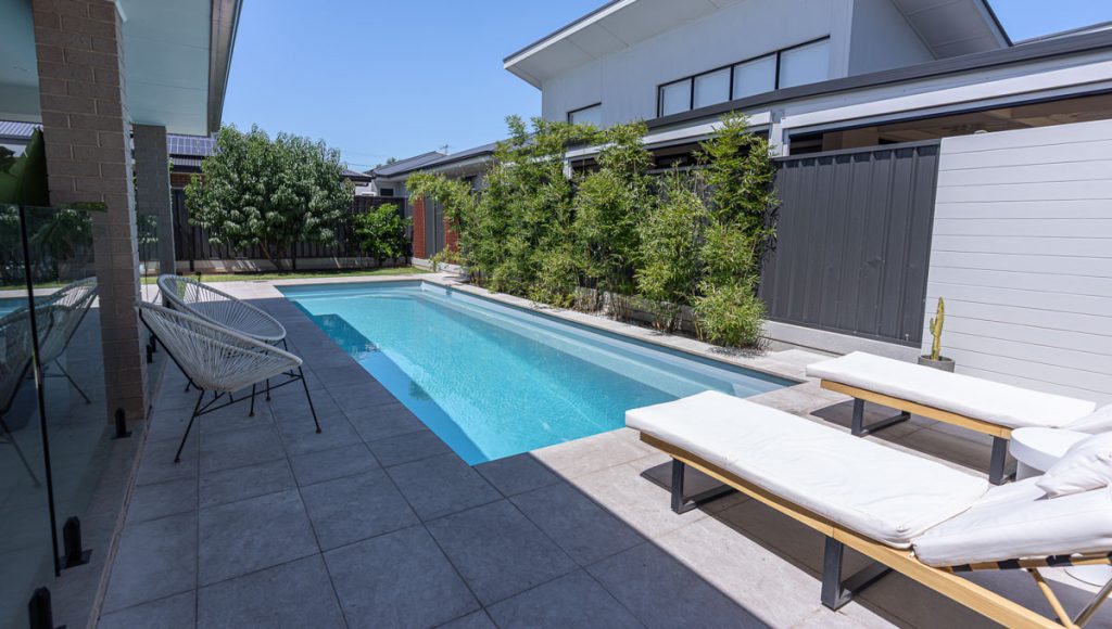 brampton-lap-10.1m-x-3.5m-silver-shimmer-plympton-park-galleryimage-8.jpg