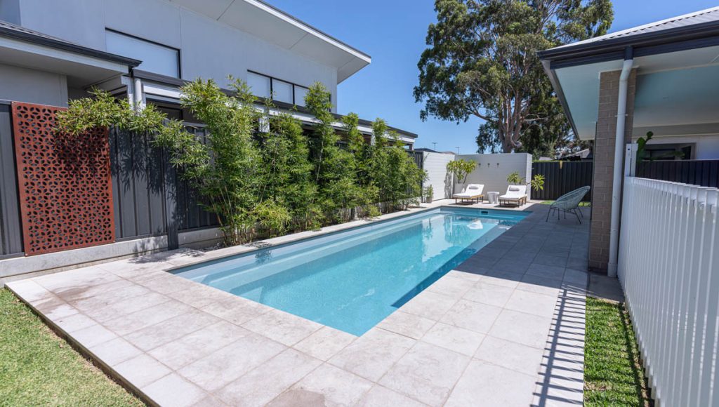 brampton-lap-10.1m-x-3.5m-silver-shimmer-plympton-park-galleryimage-9.jpg