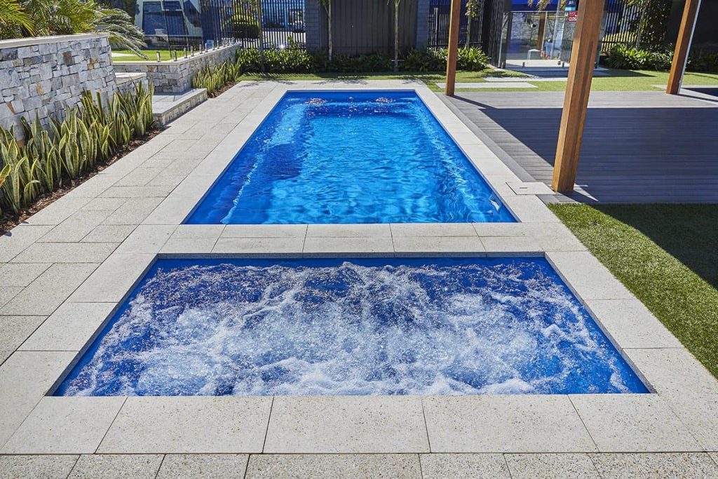 2.8m x 1.6m Hamilton Spa