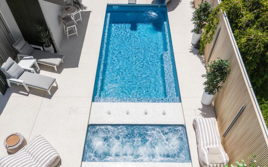 hamilton-spa-3-8m-hampton-grey-shimmer-duncraig-5.jpg