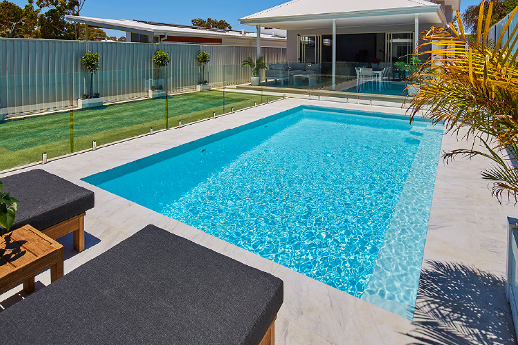 Hampton Series8m x 4mPolo White Sparkle Melville