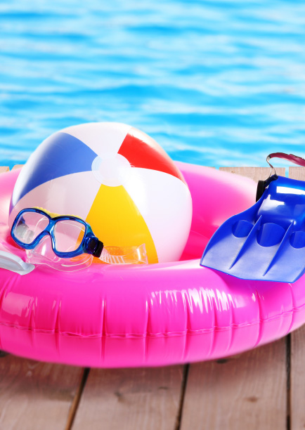 handy-pool-accessories-you'll-definitely-need-blogimage2-m