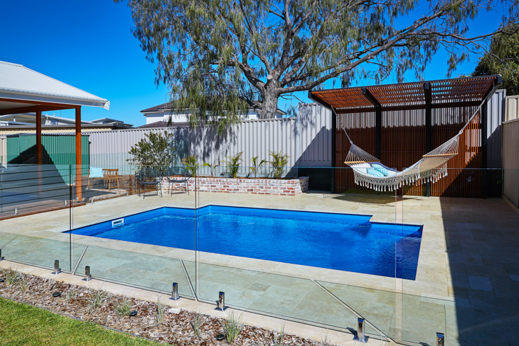 medina-6m-3.6m-crystal-blue-sparkle-waikiki