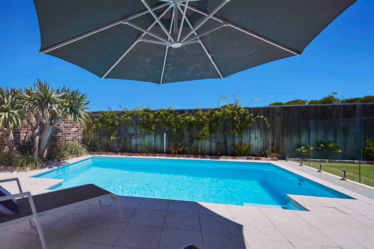 medina-6m-3.6m-polo-white-sparkle-hillarys-11