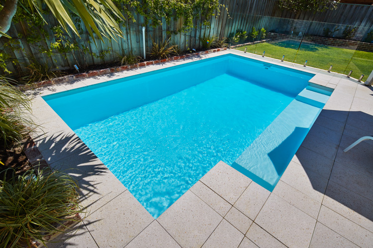 medina-6m-3.6m-polo-white-sparkle-hillarys-17