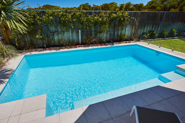 medina-6m-3.6m-polo-white-sparkle-hillarys-18