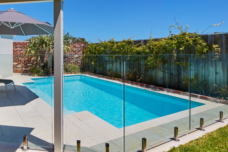 medina-6m-3.6m-polo-white-sparkle-hillarys-21