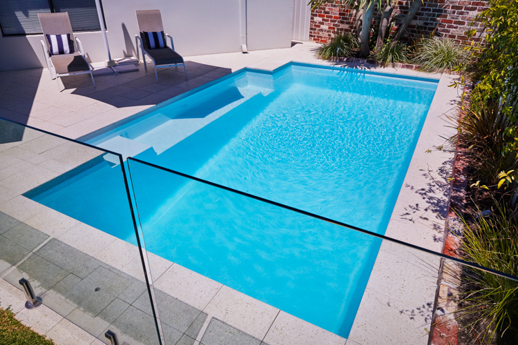 medina-6m-3.6m-polo-white-sparkle-hillarys-5