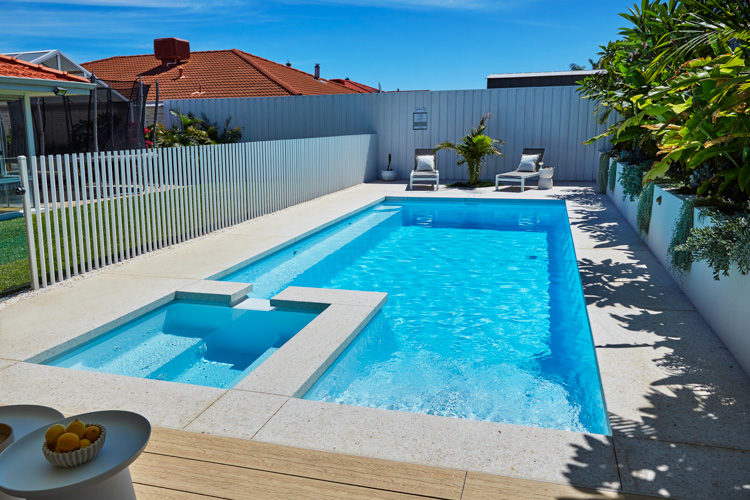 palm-springs-9m-4m-polo-white-sparkle-hillarys-galleryimage-4