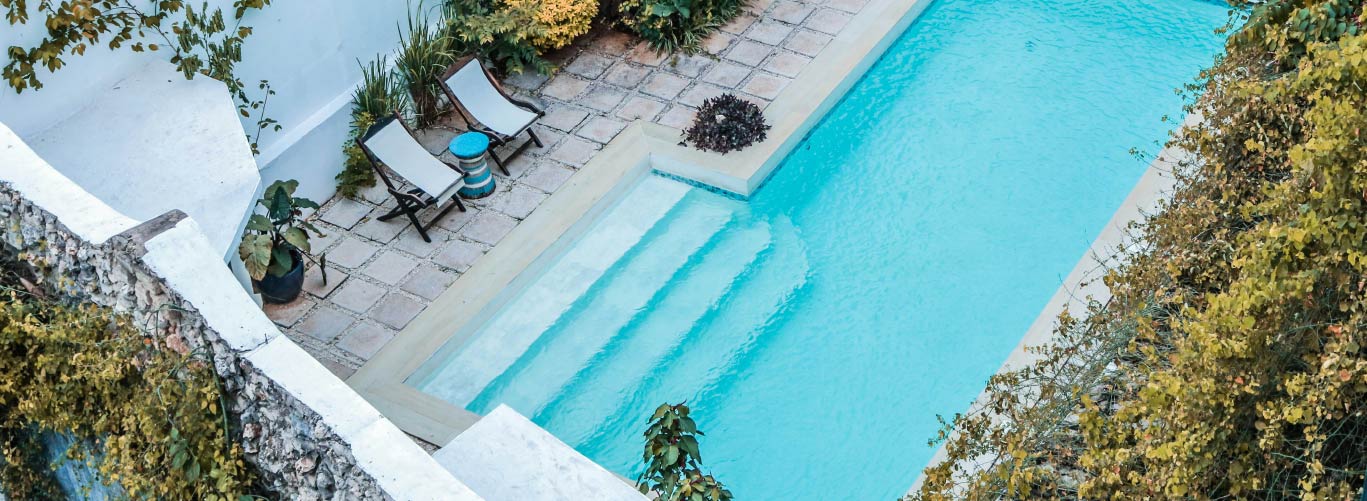 the-ultimate-guide-to-poolside-landscaping-blogimage1