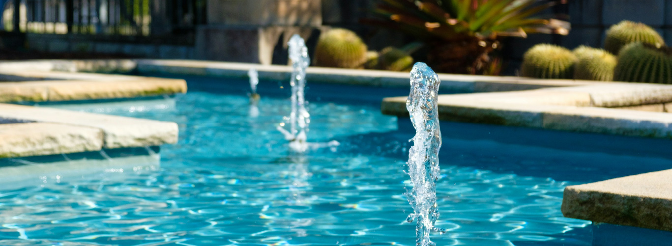 trending-ideas-for-pool-water-features-blogimage1