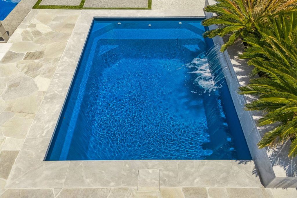 ultimate-plunge-4-7m-royal-jade-shimmer-mandurah-3.jpg