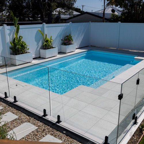 Venice 7.6m x 4.4m Royal Alpine White Shimmer Ipswich - Fibreglass ...