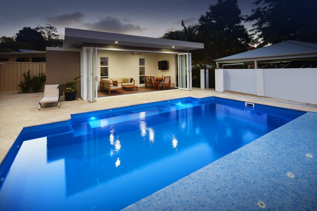 Venice Pool 7.6m x 4.4m 6